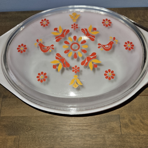 Pyrex Friendship Casserole Dish and Lid 2.5 QT Vintage - Picture 2 of 8